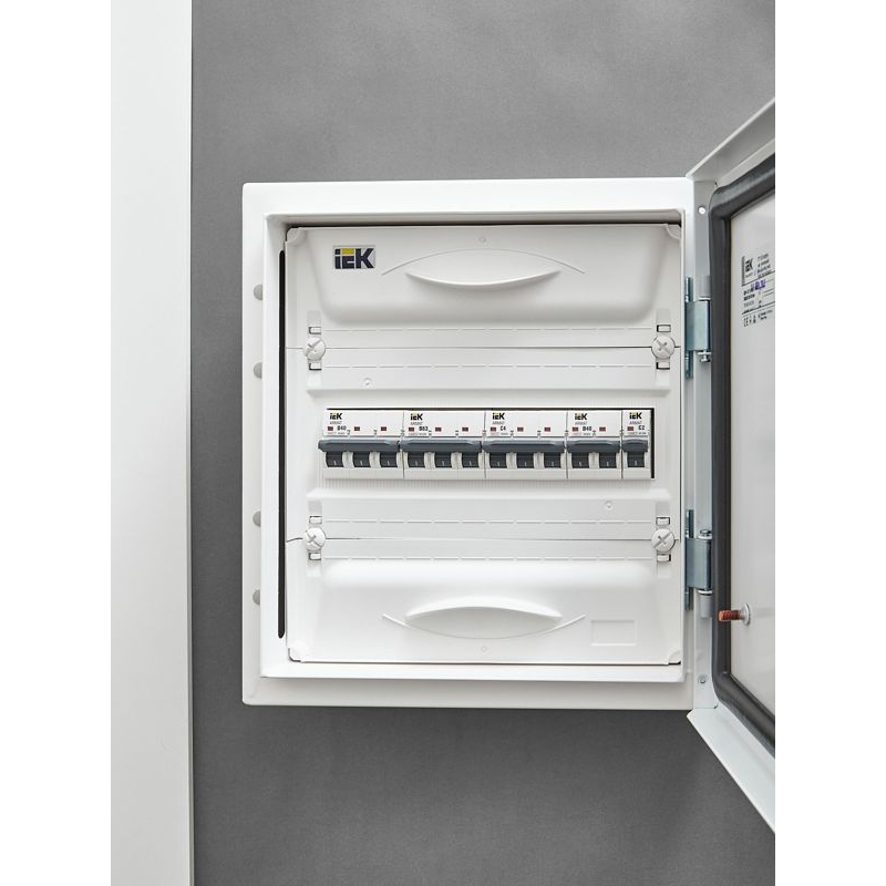 ARMAT Автоматический выключатель M06N 3P C 4А IEK