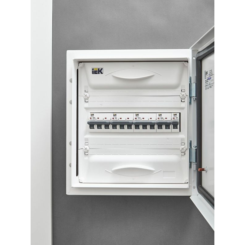 ARMAT Автоматический выключатель M06N 3P B 1А IEK