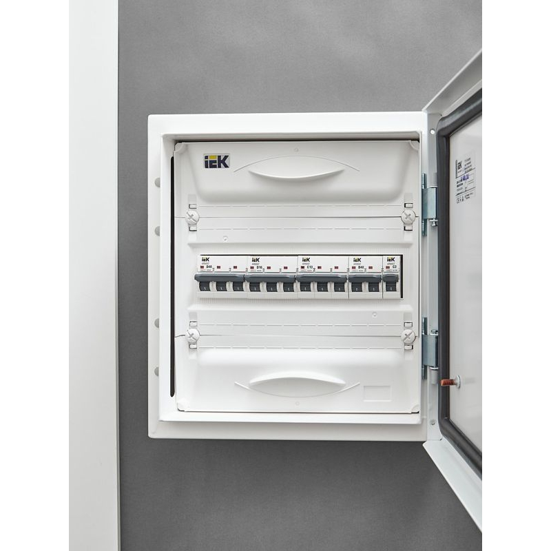 ARMAT Автоматический выключатель M06N 3P C 13А IEK