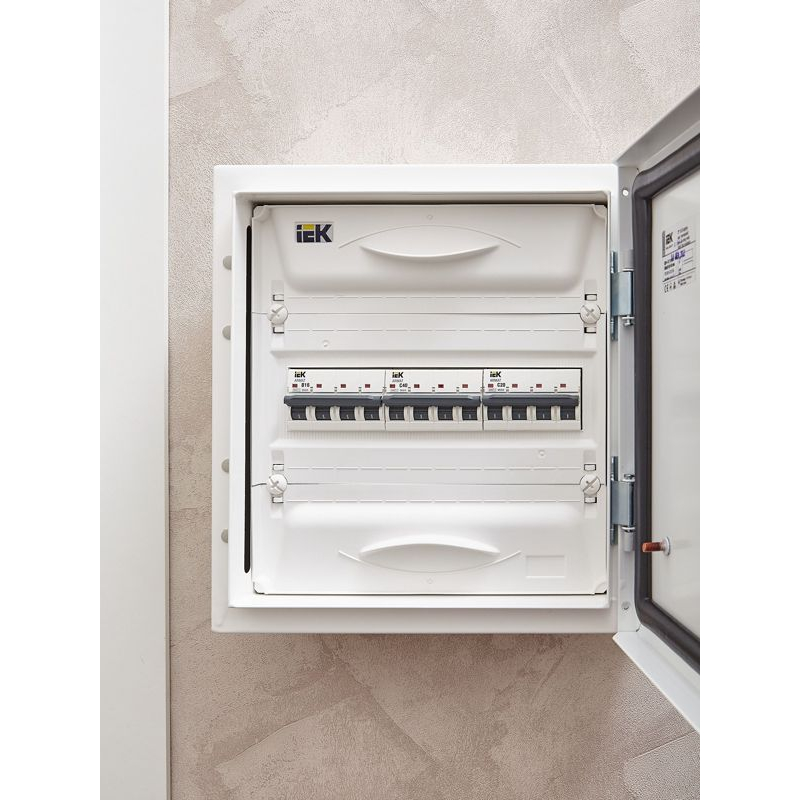 ARMAT Автоматический выключатель M06N 4P C 40А IEK