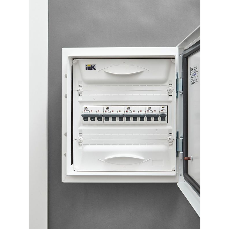 ARMAT Автоматический выключатель M06N 3P B 6А IEK