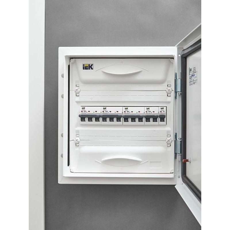 ARMAT Автоматический выключатель M06N 3P B 32А IEK