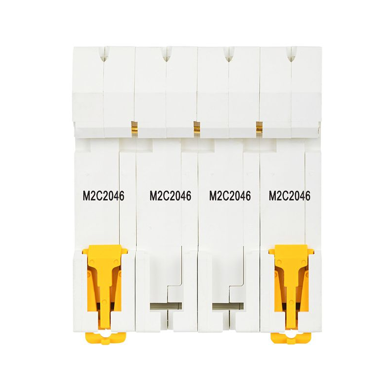 ARMAT Автоматический выключатель M06N 4P C 20А IEK