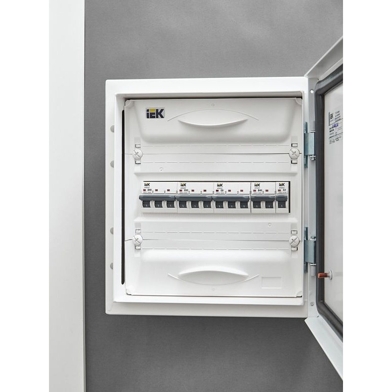 ARMAT Автоматический выключатель M06N 3P C 8А IEK