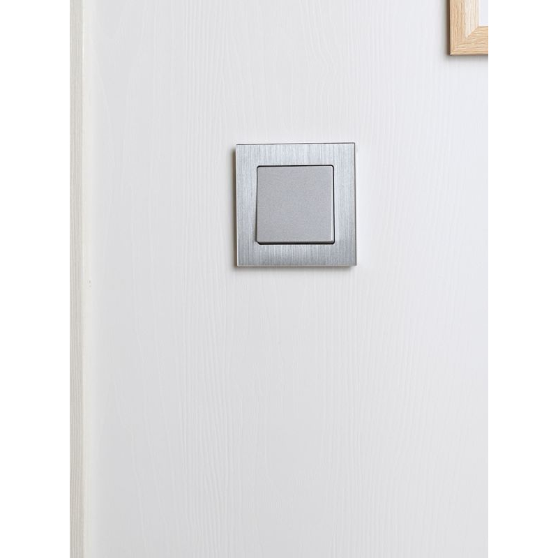 BRITE Рамка 1 -местная РУ-1-1-БрА металл алюминий IEK