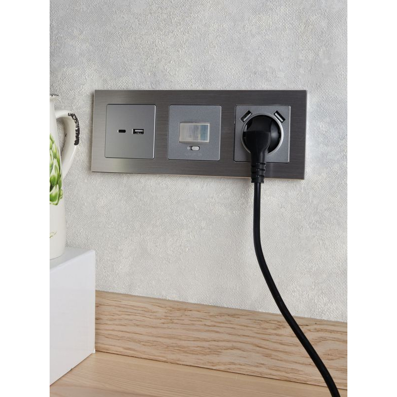 BRITE Рамка 3 -местная РУ-3-1-БрА металл алюминий IEK