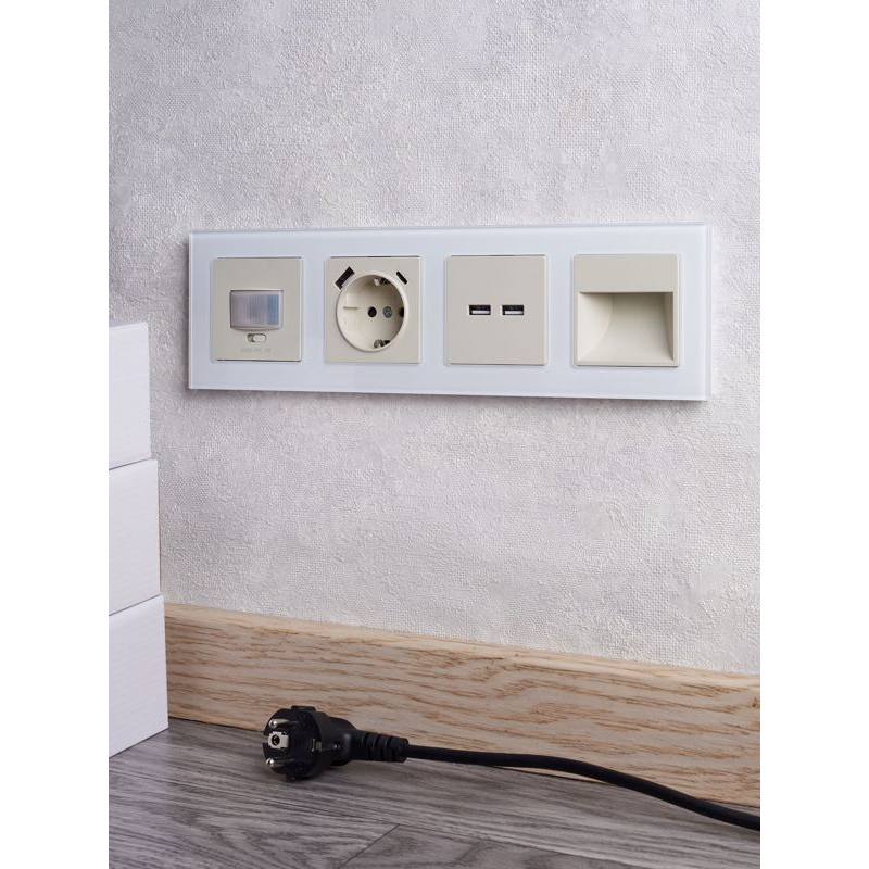 BRITE Рамка 4 -местная РУ-4-2-БрБ стекло белый IEK