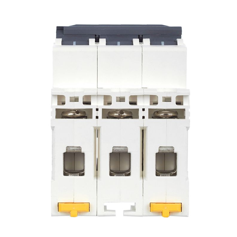 ARMAT Автоматический выключатель M10N 3P C 4А IEK