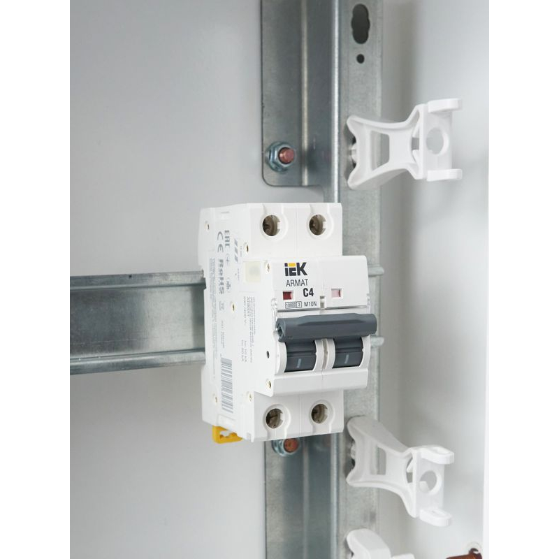 ARMAT Автоматический выключатель M10N 2P C 4А IEK