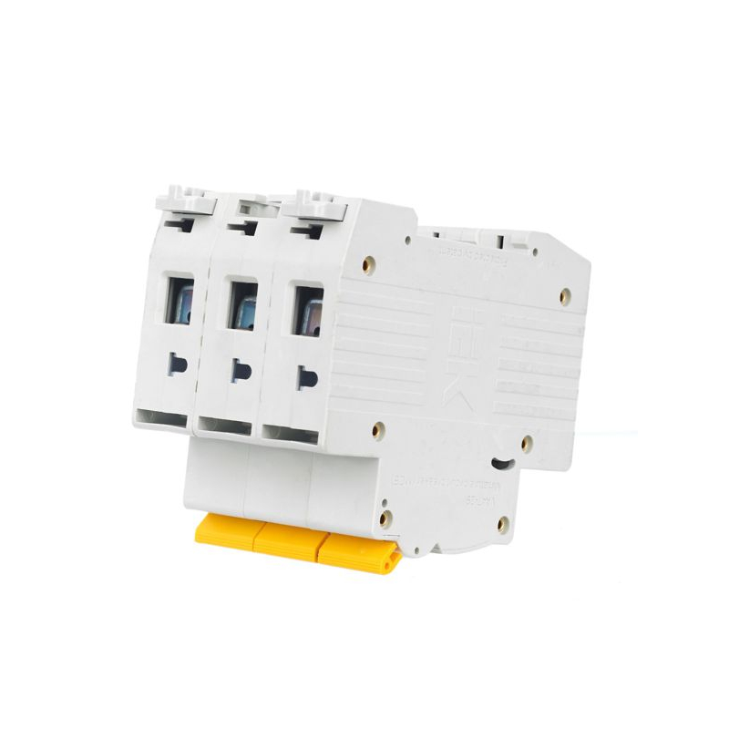 KARAT Автоматический выключатель ВА47-29 3P C 40А 4,5кА IEK