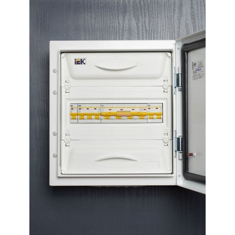 KARAT Автоматический выключатель ВА47-29 3P C 40А 4,5кА IEK