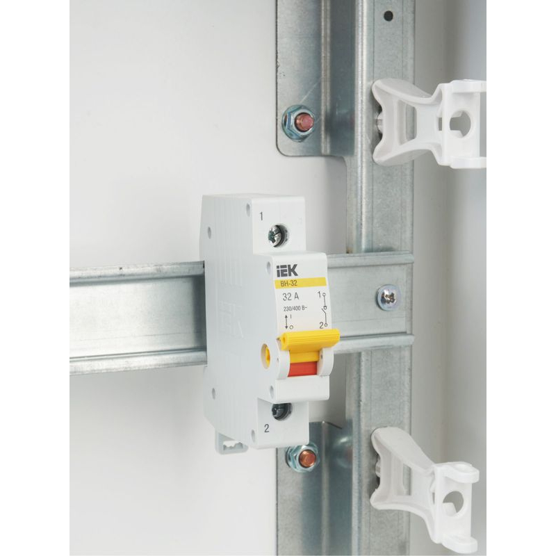 KARAT Выключатель нагрузки (мини-рубильник) ВН-32 1P 32А IEK