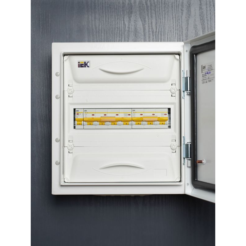 KARAT Автоматический выключатель ВА47-100 4P C 25А 10кА IEK