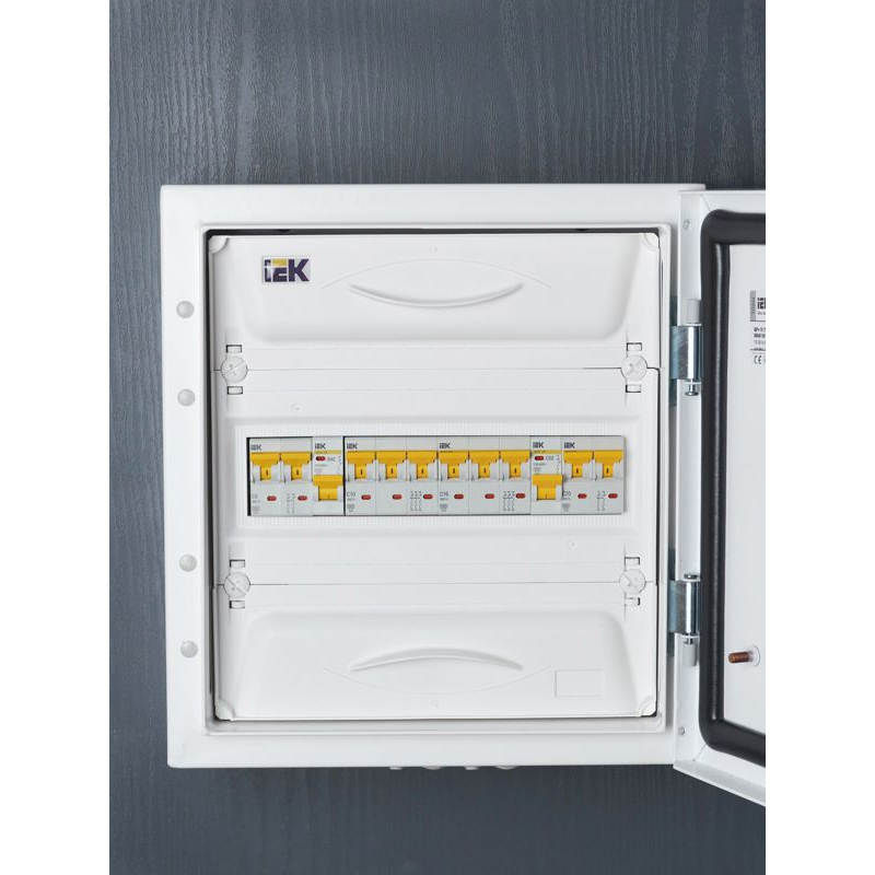 KARAT Автоматический выключатель ВА47-60M 3P C 10А 6кА IEK