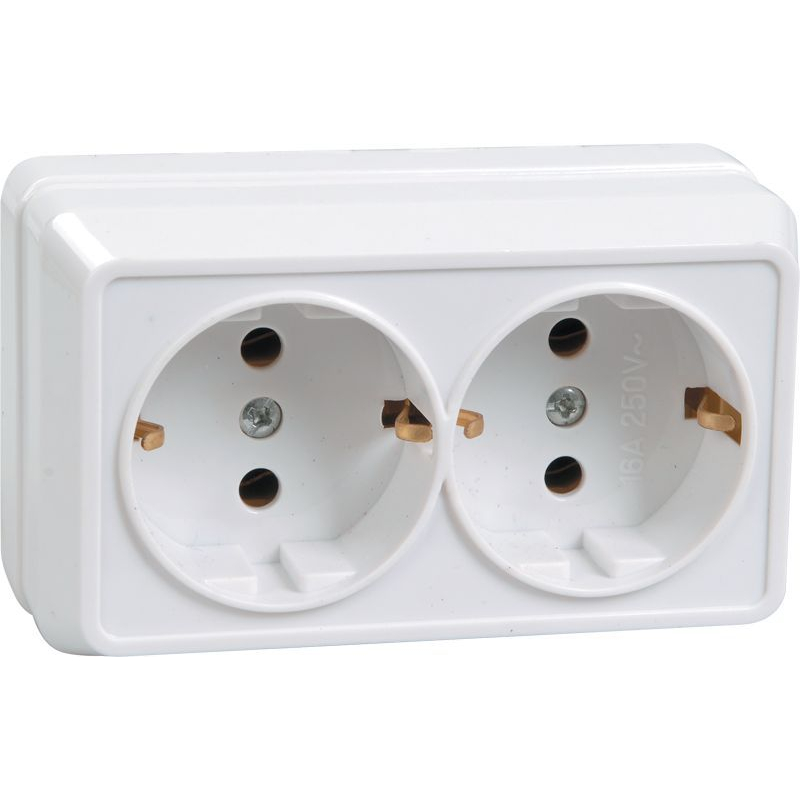 OKTAVA Розетка 2-местная с заземлением для открытой установки 16А РС22-3-ОБ белый GENERICA OKTAVA Розетка 2-местная с заземлением для открытой установки 16А РС22-3-ОБ белый GENERICA