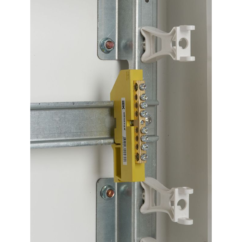 Шина PE земля на DIN-изол ШНИ-6х9-8-Д-Ж IEK