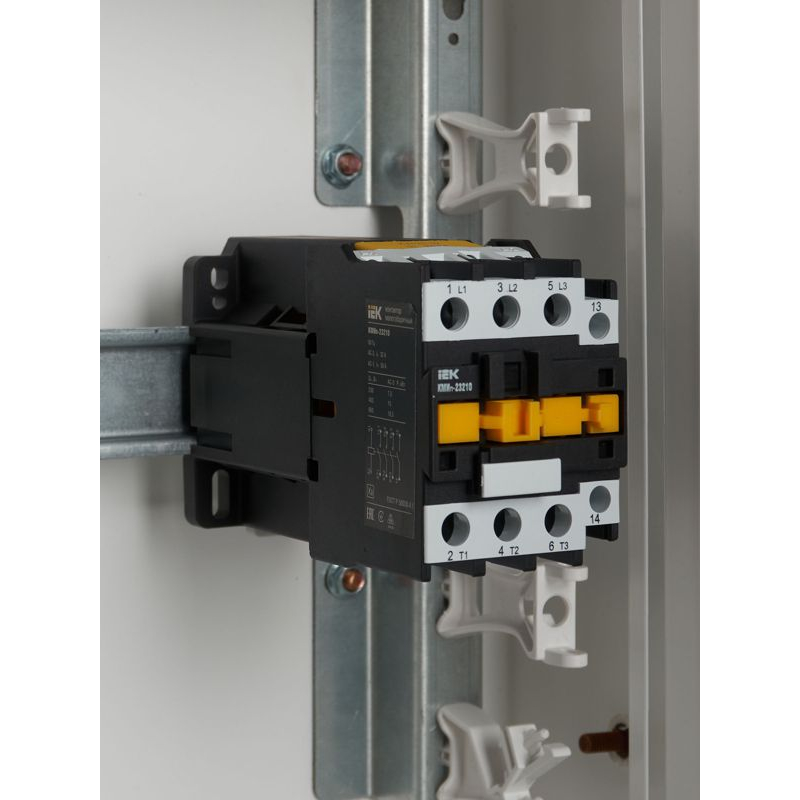 Контактор КМИп-23210 32А 24В/АС3 1NO IEK