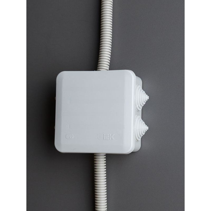 Коробка распаячная КМ41255 для открытой проводки безгалогенная (HF) 100х100х50мм с защелкивающейся крышкой IP44 6 гермовводов серая IEK