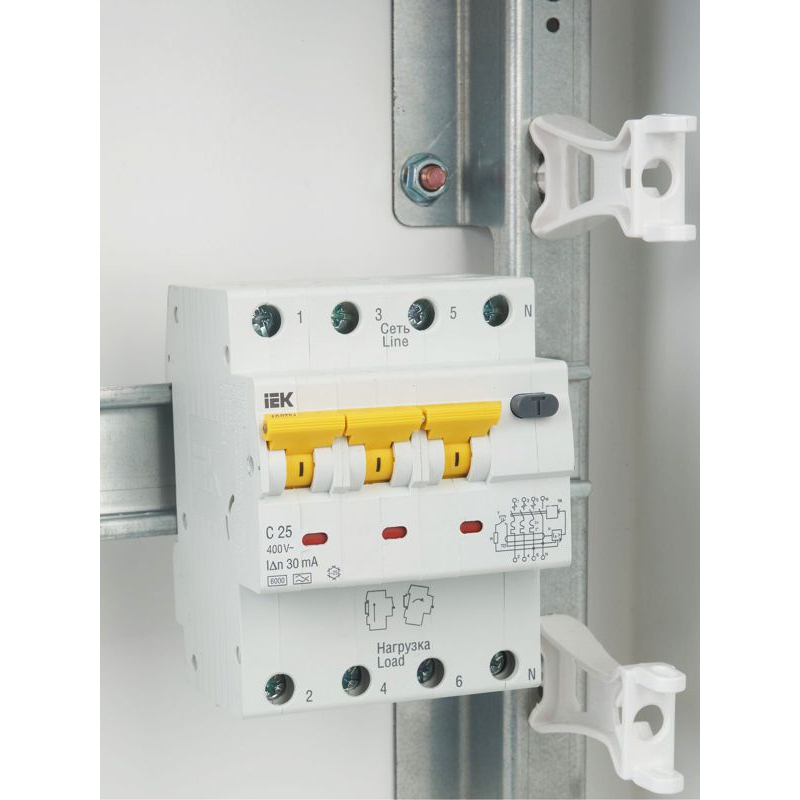 KARAT Автоматический выключатель дифференциального тока АВДТ 34 C25 30мА тип A IEK
