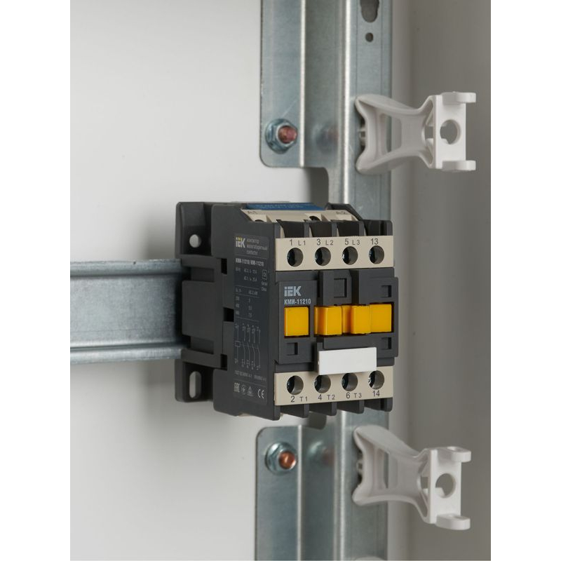 Контактор КМИ-11210 12А 24В/АС3 1NO IEK