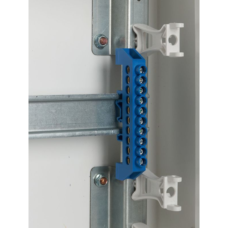 Шина N ноль в комбинированном DIN-изоляторе типа Стойка ШНИ-8х12-10-КС-С IEK