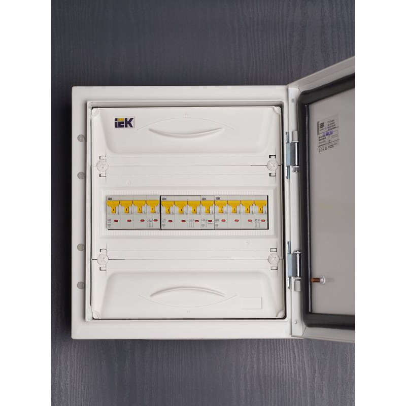 KARAT Автоматический выключатель ВА47-60M 3P C 40А 6кА IEK