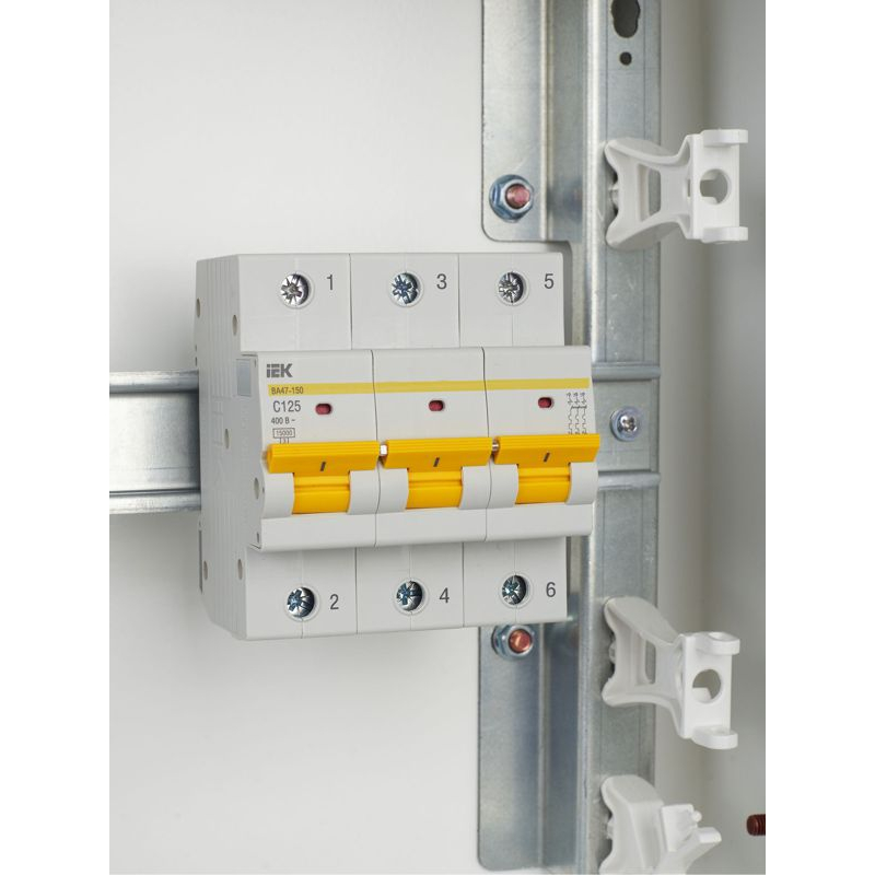 KARAT Автоматический выключатель ВА47-150 3P C 125А 15кА IEK