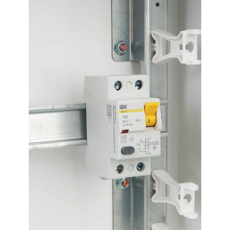 Выключатель дифференциальный (УЗО) ВД1-63 2Р 16А 30мА тип А IEK