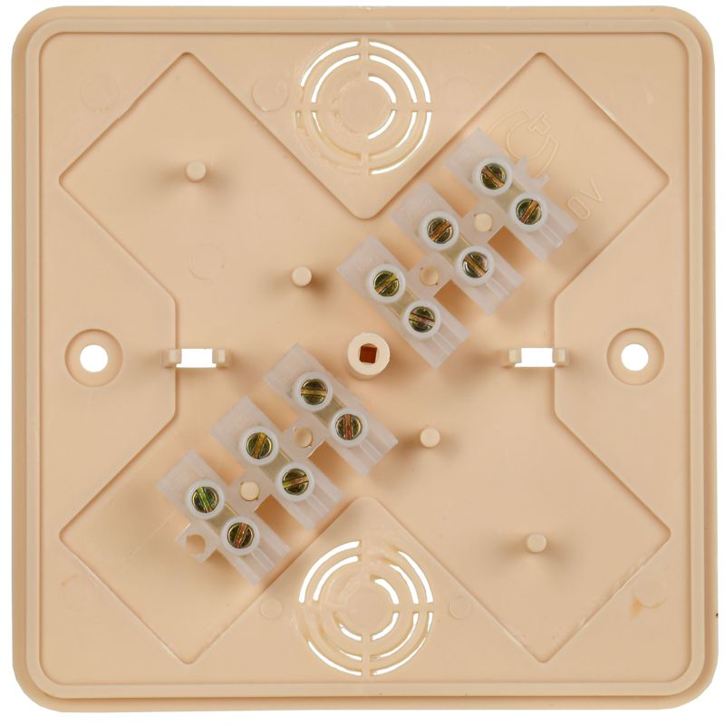 Коробка распаячная КМ41222-04 для открытой проводки безгалогенная (HF) 104х104х44мм сосна (6 клемм 6мм2) IEK