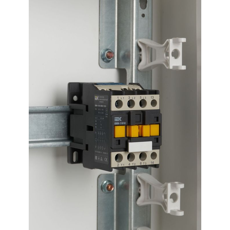 Контактор КМИ-11810 18А 24В/АС3 1NO IEK