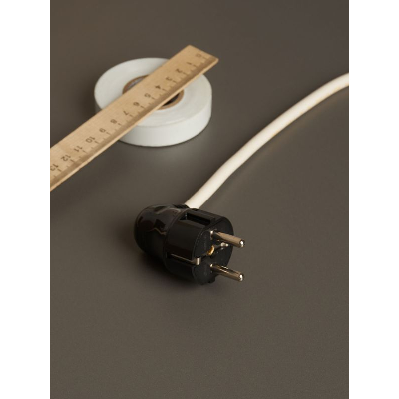 Вилка разборная угловая ВПу11-02-Ст с заземляющим контактом 16А черная IEK