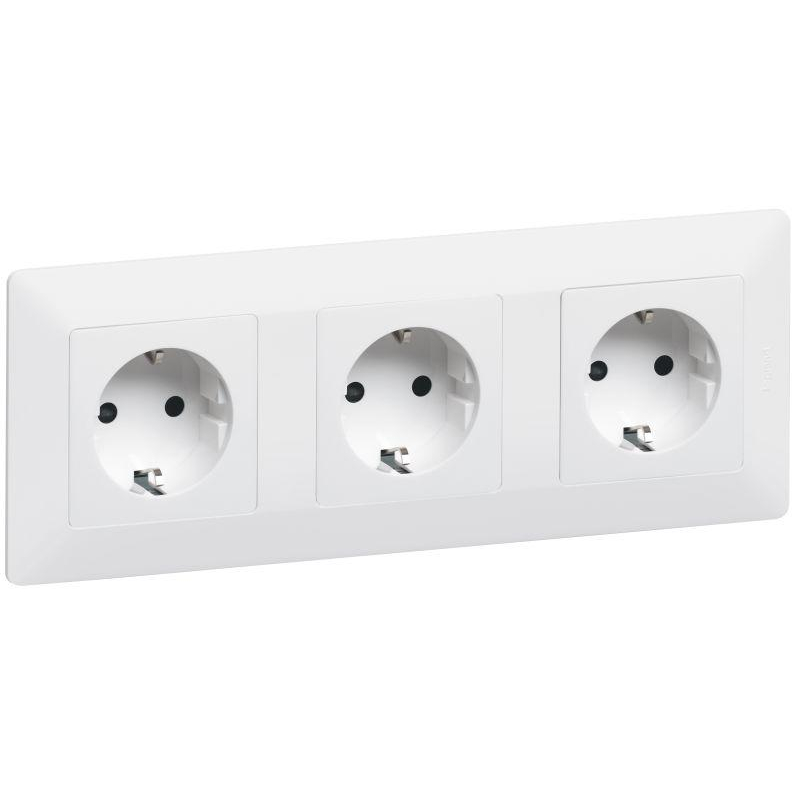 Механизм розетки 1-м СП Valena Life 16А IP20 250В 2P+E защ. шторки безвинт. клеммы с лицев. панелью бел. Leg 753420