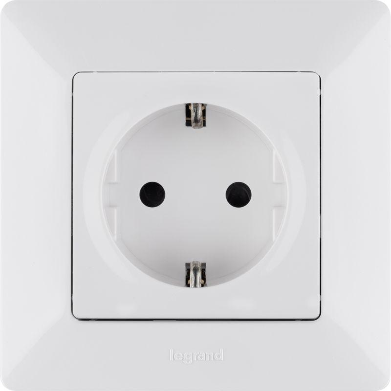 Механизм розетки 1-м СП Valena Life 16А IP20 250В 2P+E защ. шторки безвинт. клеммы с лицев. панелью бел. Leg 753420