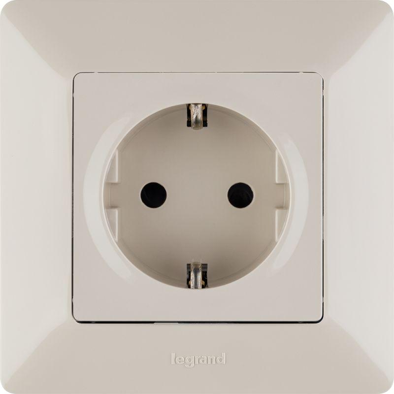 Механизм розетки 1-м СП Valena Life 16А IP20 250В 2P+E защ. шторки безвинт. клеммы с лицев. панелью сл. кость Leg 753520