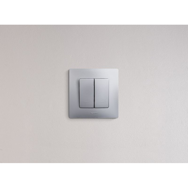 Механизм выключателя 2-кл. СП Etika 10А IP20 250В 10AX авт. зажимы алюм. Leg 672402