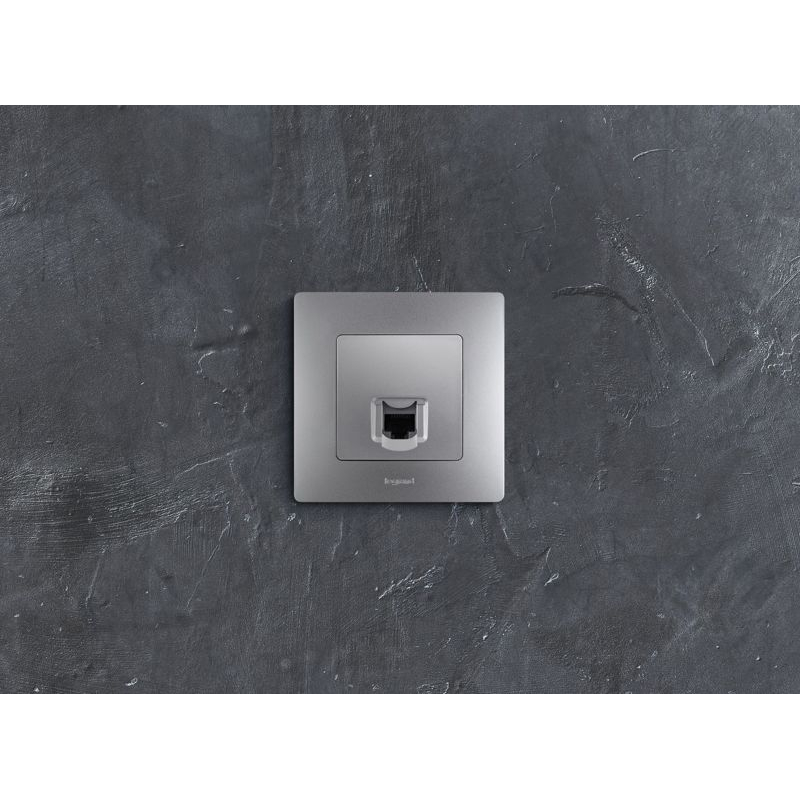 Механизм розетки информ. 1-м СП Etika RJ45 CAT.5E UTP алюм. Leg 672441