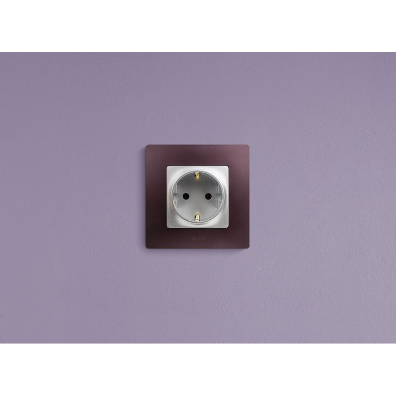 Механизм розетки 1-м СП Etika 16А IP31 250В 2P+E с заземл. защ. шторки немецк. стандарт винт. клеммы алюм. Leg 672422