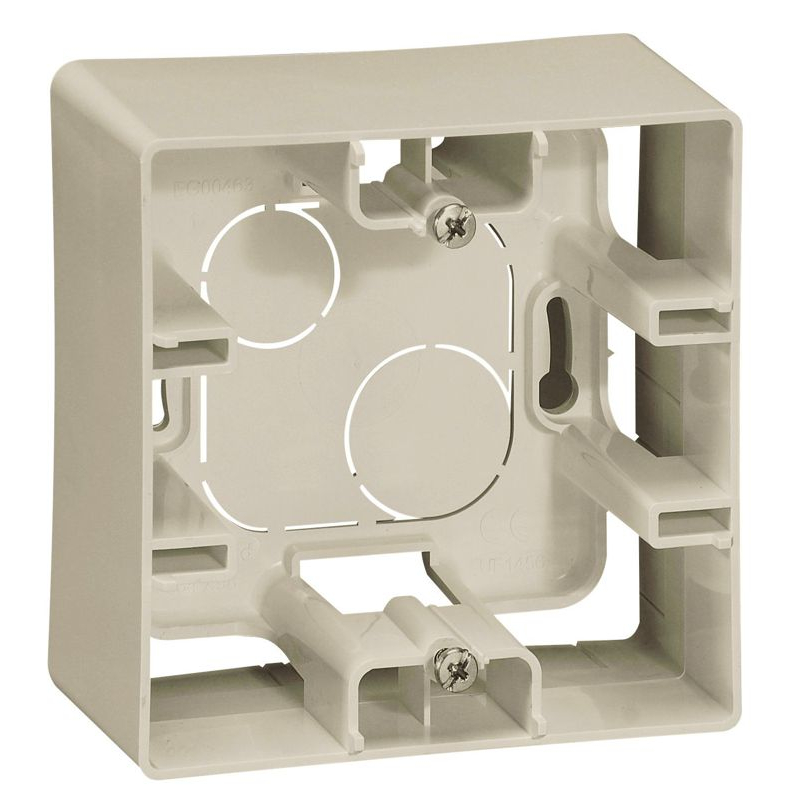 Коробка для наружн. монтажа 1-м Etika сл. кость Leg 672520