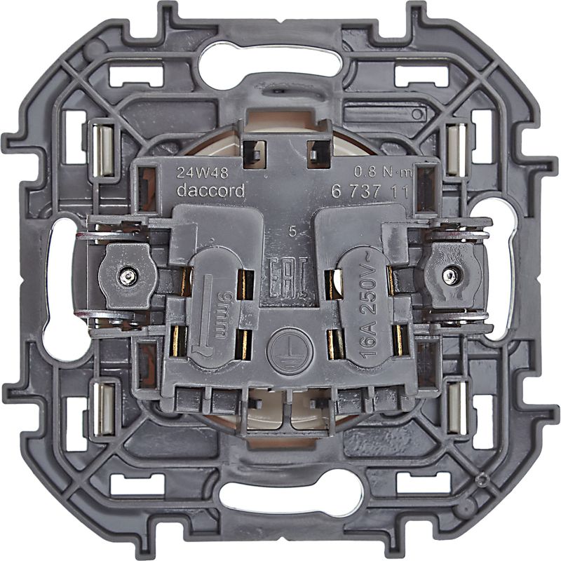 Механизм розетки 1-м СП Inspiria 16А IP20 250В 2P сл. кость Leg 673711