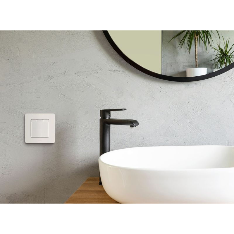 Механизм розетки 1-м СП Inspiria 16А IP44 250В 2P+E защ. шторки с крышкой немецк. стандарт бел. Leg 673740