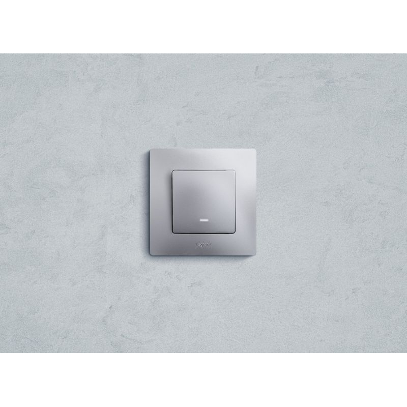 Механизм выключателя 1-кл. СП Etika 10А IP20 250В 10AX с подсветкой/индикацией безвинт. зажимы алюм. Leg 672403