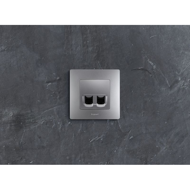 Механизм розетки комп. СП Etika RJ45 + RJ45 CAT.5E UTP алюм. Leg 672455