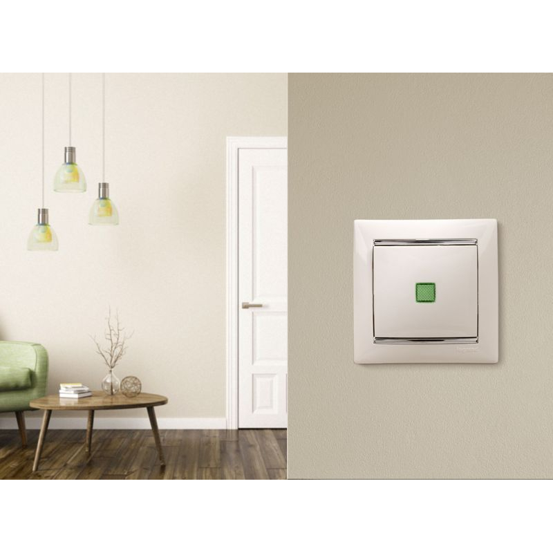 Механизм выключателя 1-кл. СП Valena 10А IP31 250В с зел. индикацией бел. Leg 774410