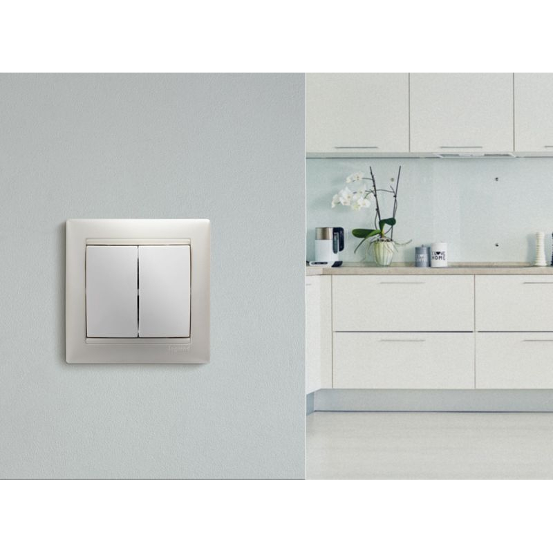 Механизм выключателя 2-кл. СП Valena 10А IP31 250В бел. Leg 774405