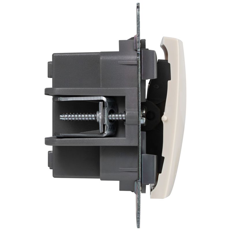 Механизм переключателя промежуточного 1-кл. СП Valena 10А IP31 сл. кость (DIY-упак.) Leg 695608