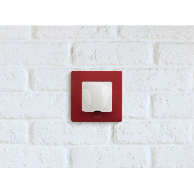 Механизм вывода кабеля СП Etika с зажимом для кабеля бел. Leg 672229