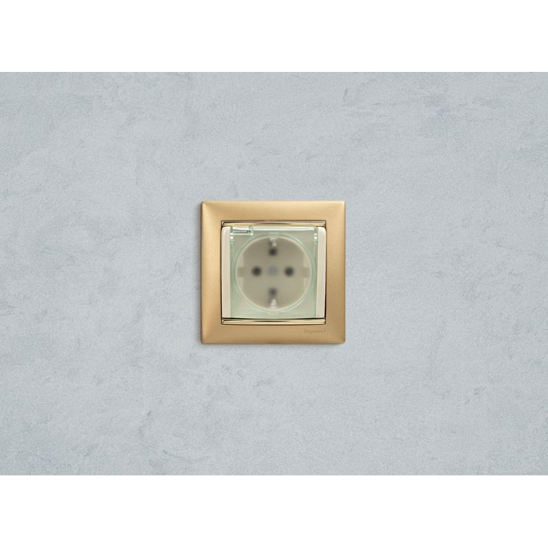Механизм розетки 1-м СП Valena 16А IP44 2P+E защ. шторки с крышкой немецк. стандарт сл. кость Leg 774120