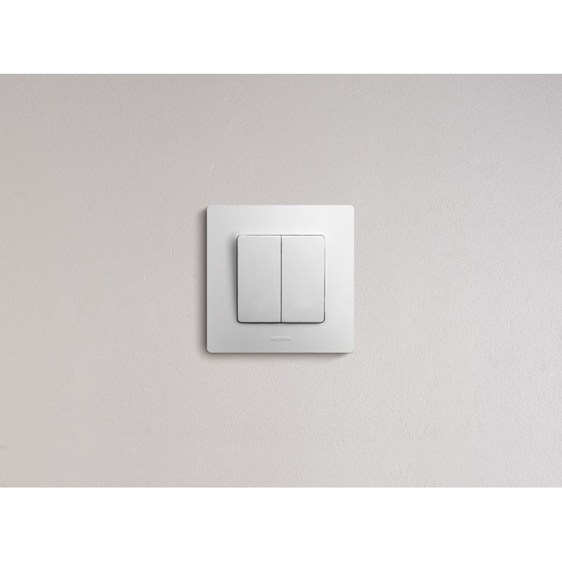 Механизм выключателя 2-кл. СП Etika 10А IP20 250В 10AX безвинт. зажимы бел. Leg 672202