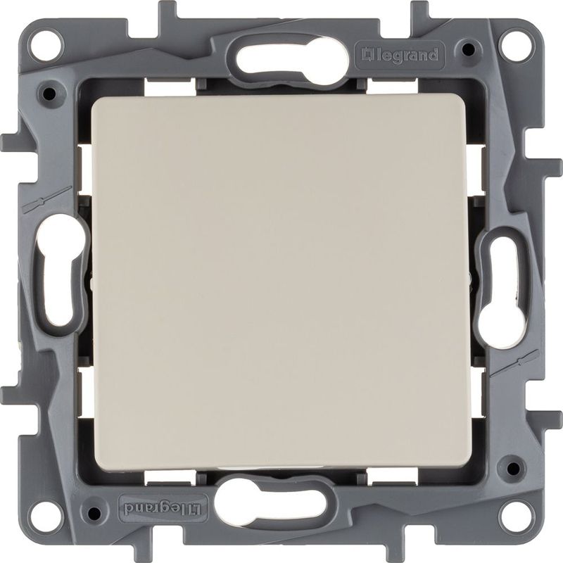 Механизм переключателя 1-кл. СП Etika 10А IP20 250В 10AX безвинт. зажимы сл. кость Leg 672305