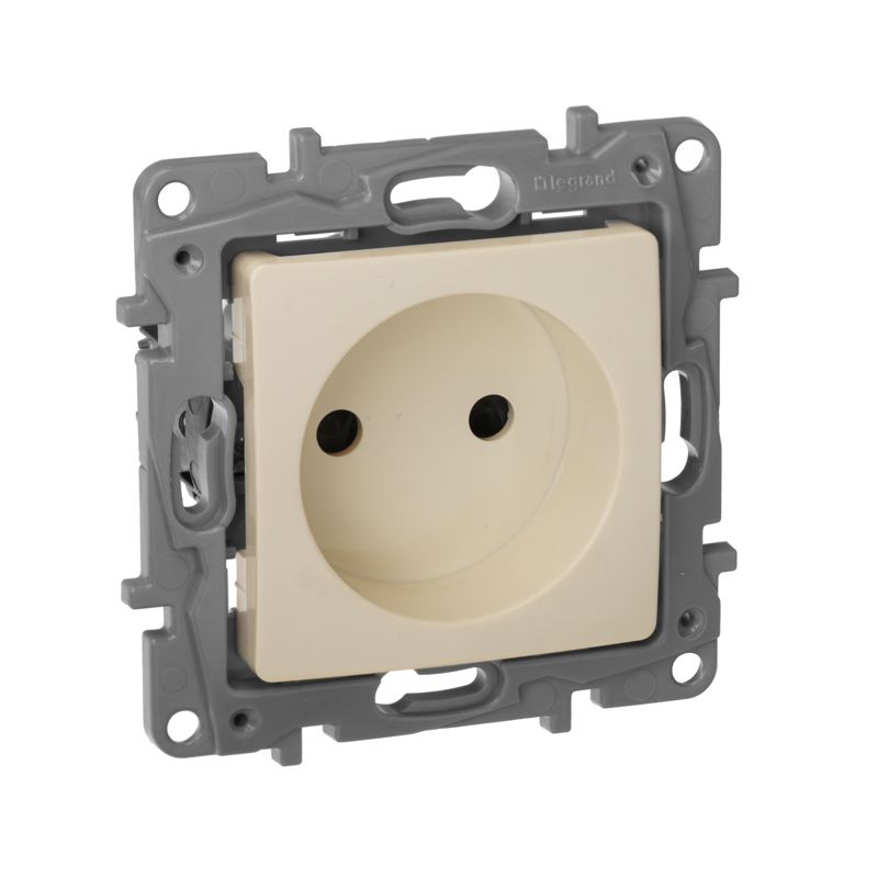Механизм розетки 1-м СП Etika 16А IP31 250В 2P без заземл. защ. шторки немецк. стандарт винт. клеммы сл. кость Leg 672334